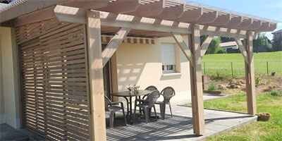 Sublimez votre terrasse avec notre nouvelle pergola adossée