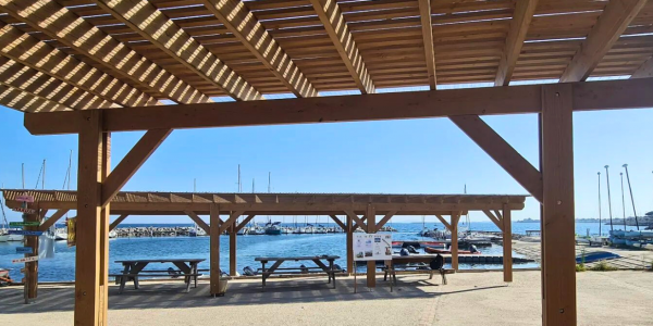 Le Yacht Club de Mèze opte pour une Pergola de France